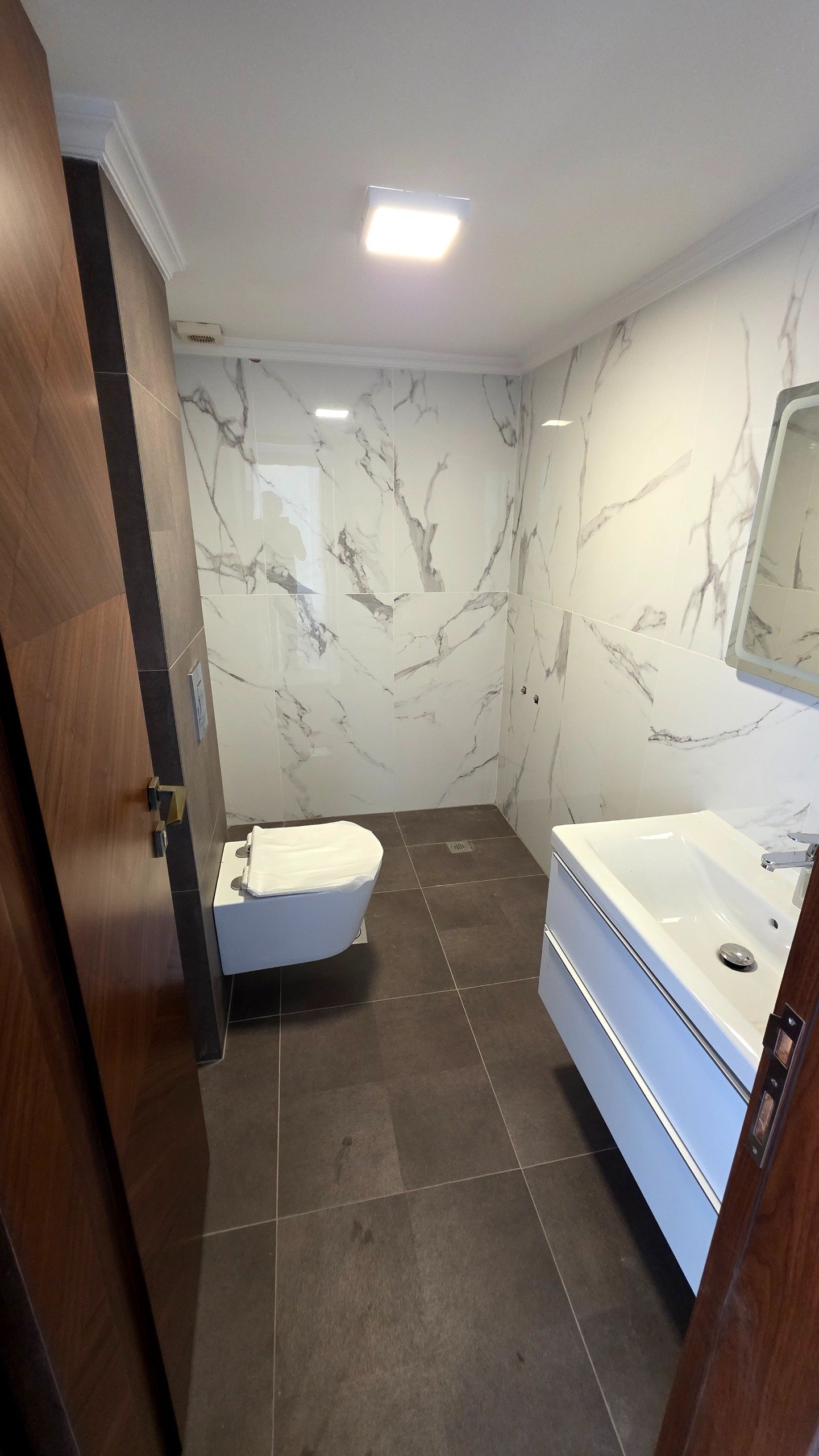 WhatsApp Image 2026-04-17 at 15.00.59
